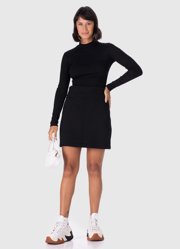 Malwee - Saia Curta Matelassê Preto 4