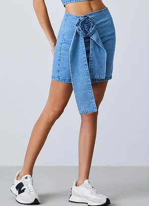 Authoria - Saia Jeans com Patch de Flor Azul - AUTHORIA