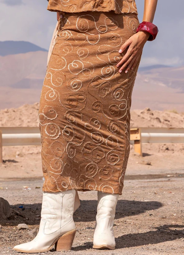 Quintess - Saia Bordado Abstrato em Malha Bordada