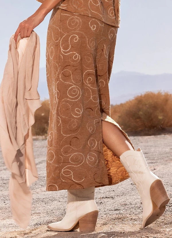 Quintess - Saia Bordado Abstrato em Malha Bordada 2