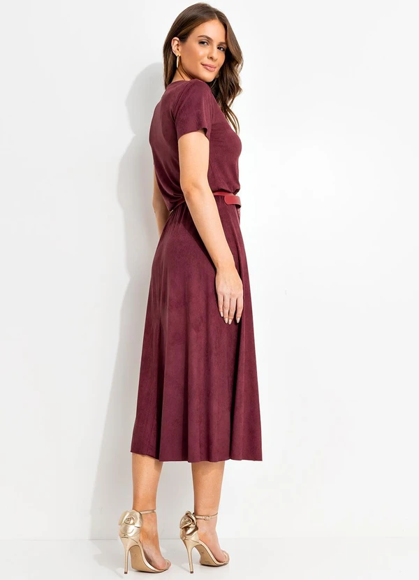 Quintess - Saia Midi Evasê em Malha Suede Bordô com Elástico na Cintura 9