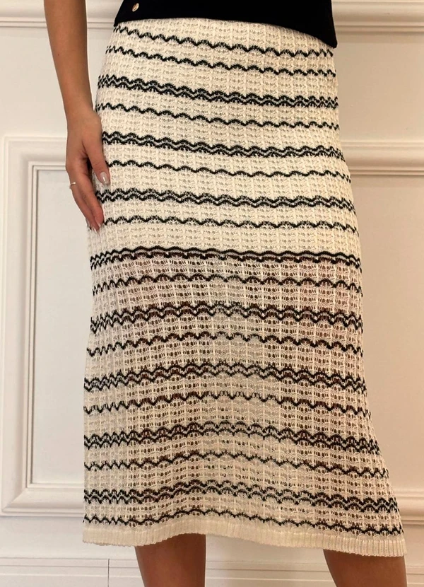 Doce Tom - Saia em Tricot Estampado Curta Branco 6