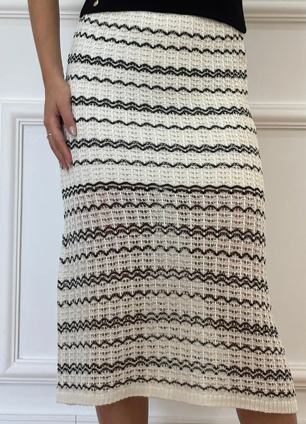 Doce Tom - Saia em Tricot Listrado Curta Off
