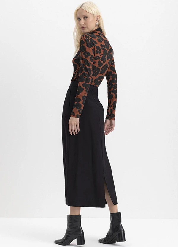 Essendi - Saia Feminina Midi em Alfaiataria Preto 4