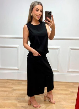 Doce Tom - Saia Midi com Bolsos Frontais e Fenda Preto - DOCE TOM