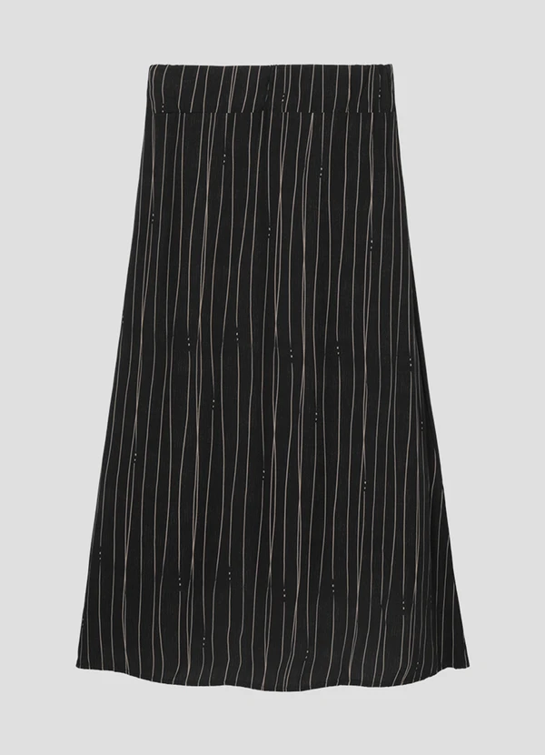 Cereja Rosa - Saia Midi em Viscose Estampada com Abertura Preto