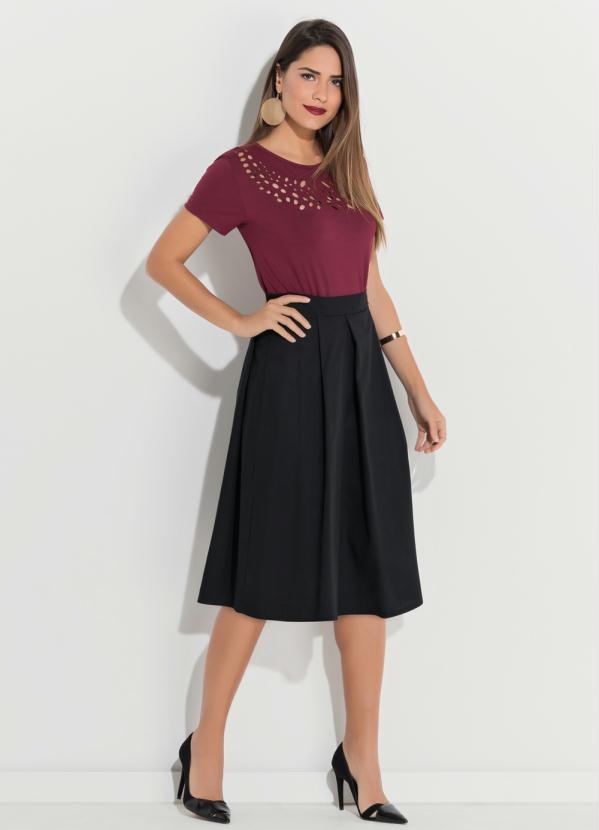Quintess - Saia Midi Evasê Preta Quintess Cintura Alta 4