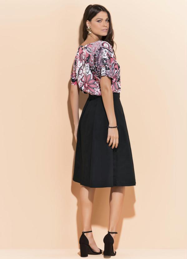 Quintess - Saia Midi Evasê Preta Quintess Cintura Alta 7