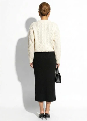 Marialícia - Saia Midi Feminina Tricot Preto - MARIALÍCIA