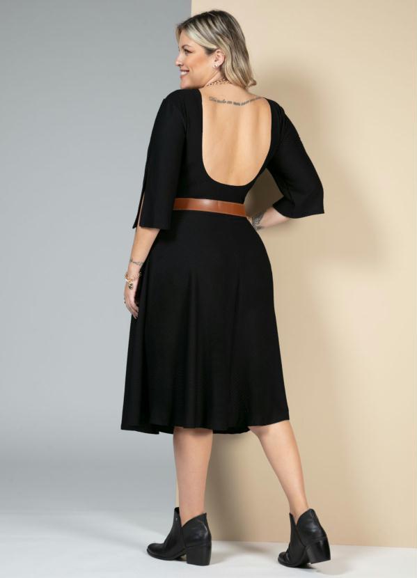 Quintess - Saia Midi Preta Evasê com Elástico na Cintura 10