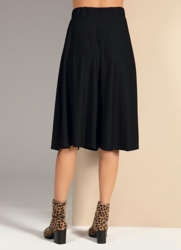 Quintess - Saia Midi Preta Evasê com Elástico na Cintura 4