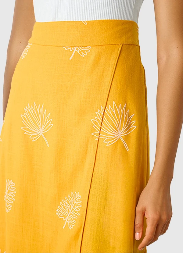 Malwee - Saia Midi Tropical em Viscolinho Amarelo 4