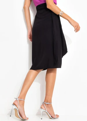 Quintess - Saia Preto em Viscose Plana - QUINTESS
