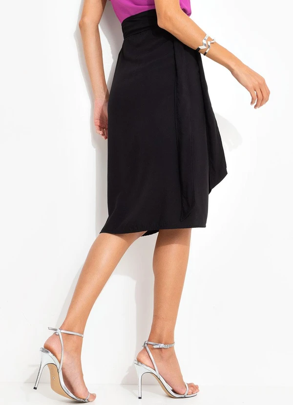 Quintess - Saia Preto em Viscose Plana 2