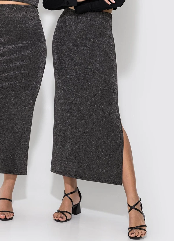 Enfim - Saia Preto Mídi Evasê em Lurex