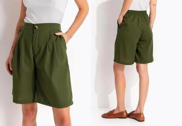 Bermuda de Linho Verde Oliva com Pregas e El�stico no C�s