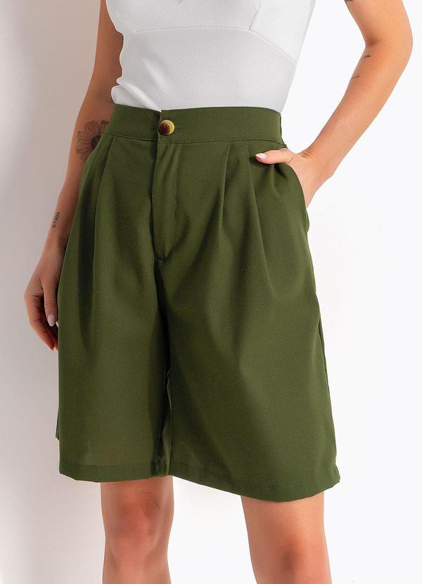Bermuda de Linho Verde Oliva com Pregas e El�stico no C�s