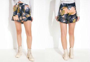 Short Folhagem Marinho com Bolsos e Babados