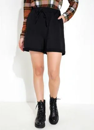 Moda Pop - Short Preta com Bolsos e Detalhe para Amarração - MODA POP