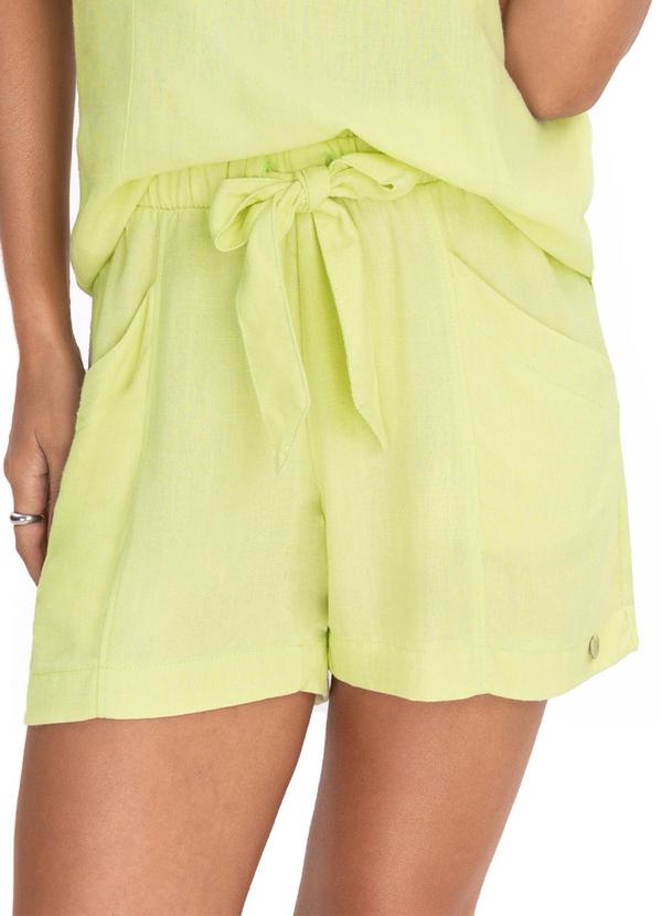 Endless - Shorts com Bolso Feminino em Linho Strong Verde
