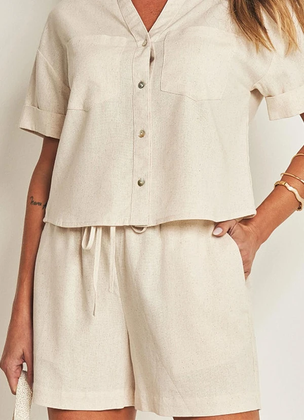 Doce Trama - Shorts em Plano Linen com Cós de Elástico Branco 5