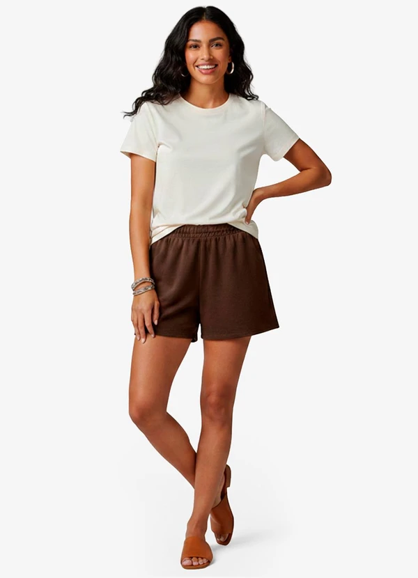 Infinita Cor - Shorts Feminino em Plush Marrom 3