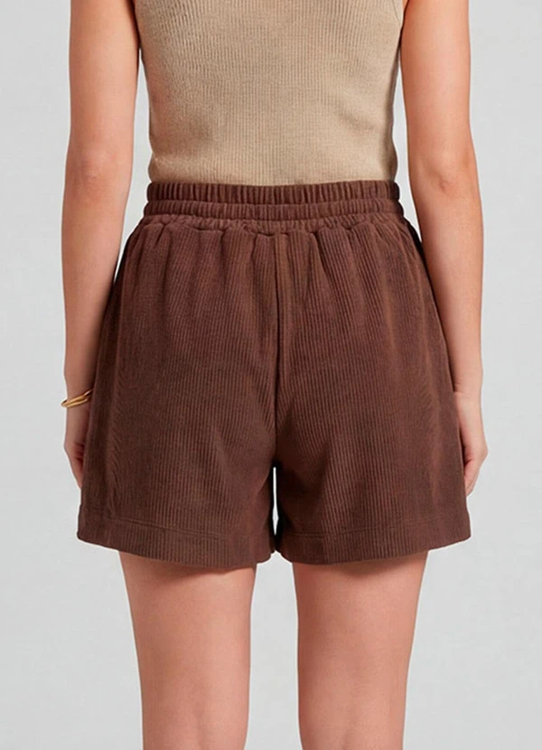 Infinita Cor - Shorts Feminino Moletinho Gorgurinho Marrom 2