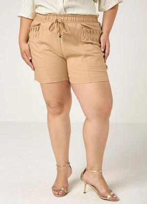 Elegance - Shorts Prega e Bolso Sobreposto Bege Crocante - ELEGANCE