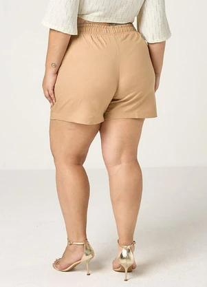 Elegance - Shorts Prega e Bolso Sobreposto Bege Crocante - ELEGANCE