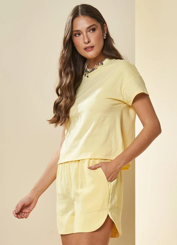 Doce Trama - Shorts Solar em Alfaiataria Amarelo 4