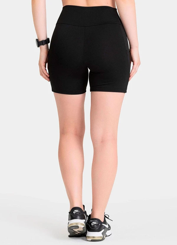 Closy - Shorts com Bolso Rise Preto 2