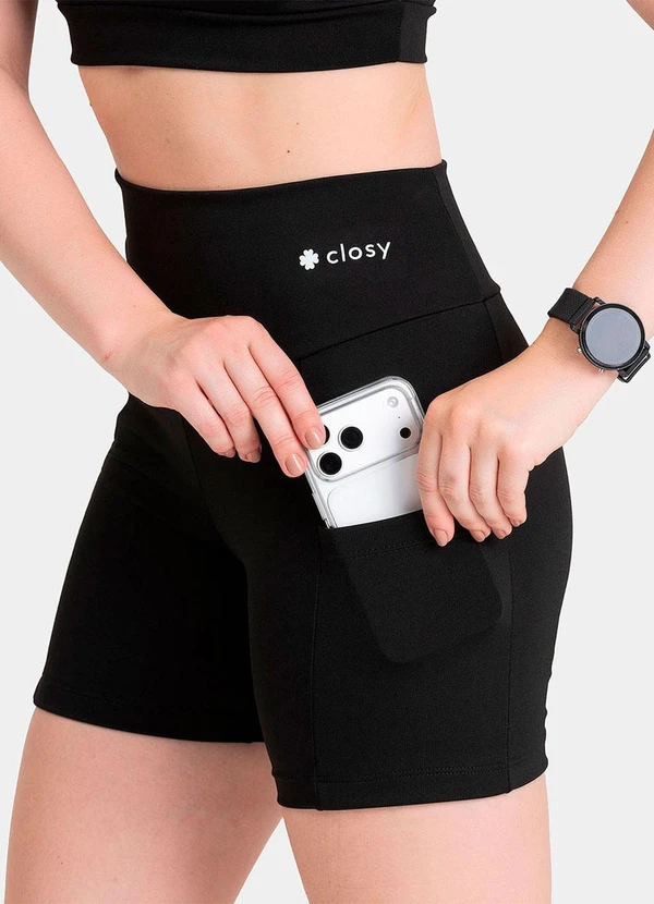 Closy - Shorts com Bolso Rise Preto 5