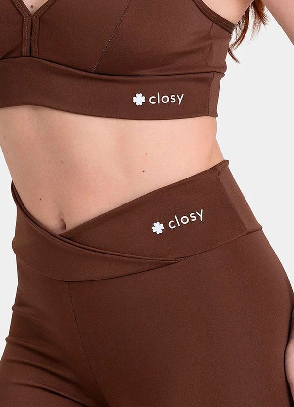 Closy - Shorts Cós Transpassado Energy Marrom 5