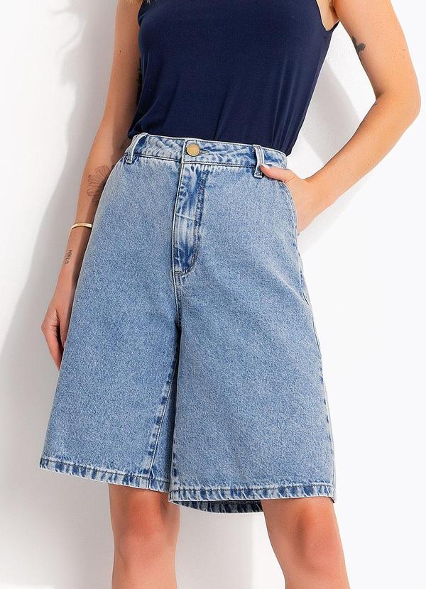 Bermuda (Azul Claro) em Jeans Acompanha Len�o Estampado