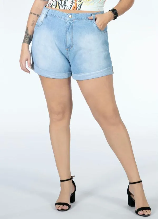 Quintess - Short Jeans Claro Cintura Média com Bolsos 7