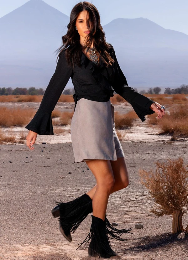 Quintess - Short Cinza Claro em Tecido Suede 9