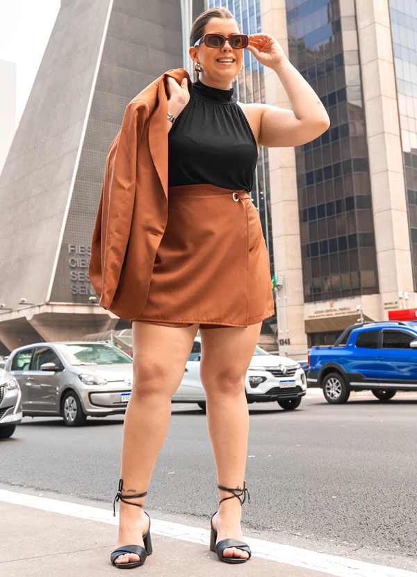 Quintess - Short Saia Avelã em Alfaiataria 3