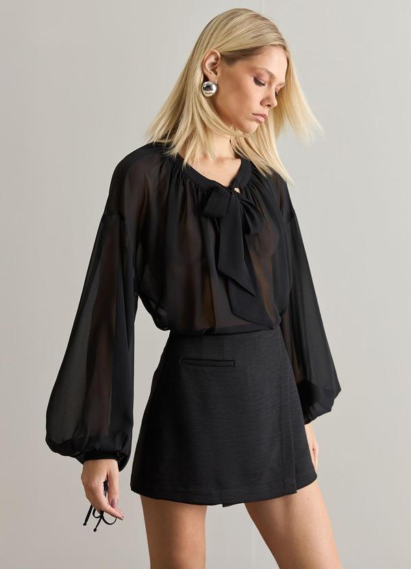 Carlota Costa - Short Saia com Bolso Preto 2