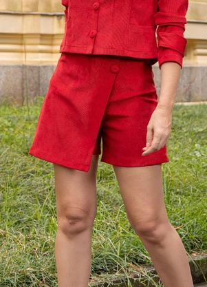 Quintess - Short Saia Vermelha  em Tecido Cotelê - QUINTESS