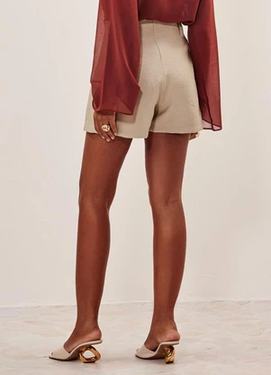 Elegance - Shorts Saia com Pregas Frontais Bege Homus - ELEGANCE