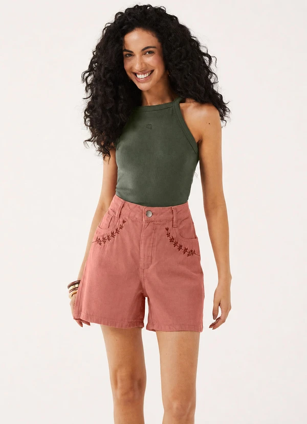 Marialícia - Short Feminino Sarja Bordado Floral Rosa