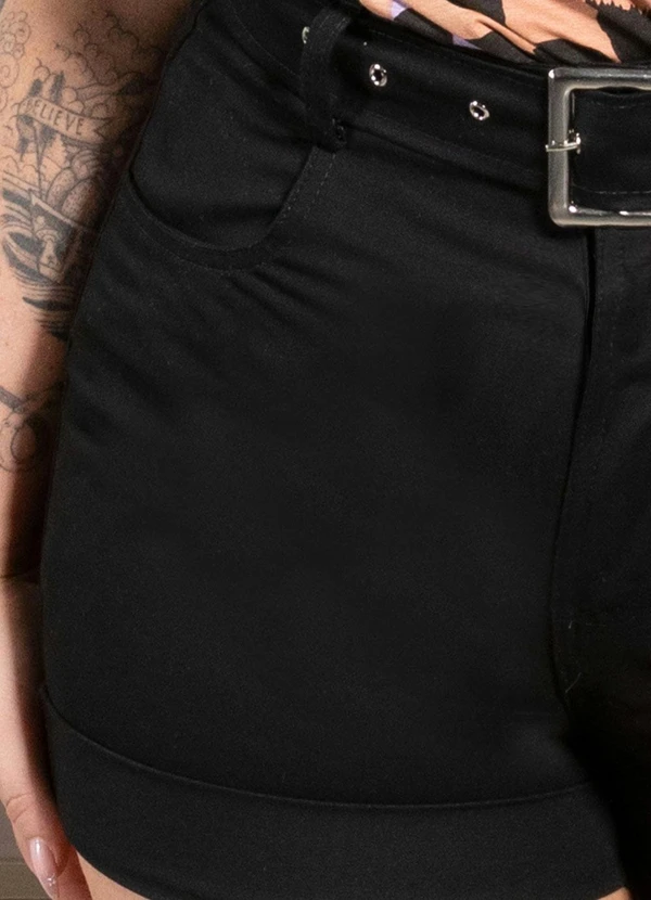 Quintess - Short Preto em Sarja com Bolsos e Cinto 2