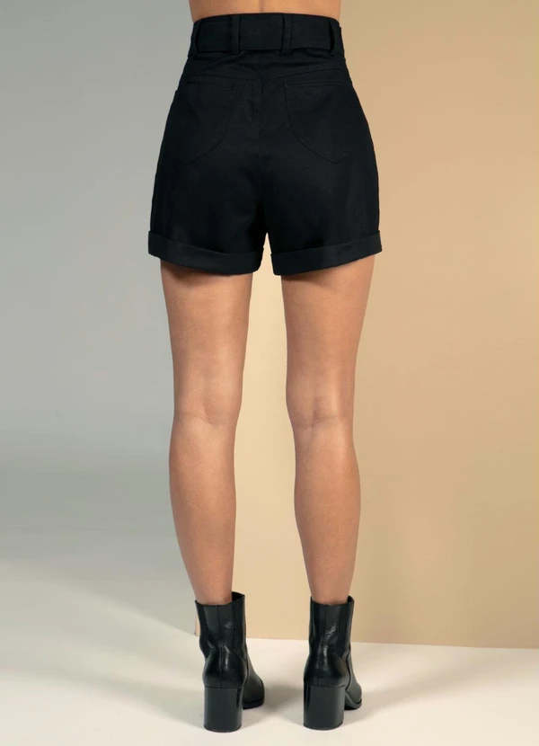 Quintess - Short Preto em Sarja com Bolsos e Cinto 9