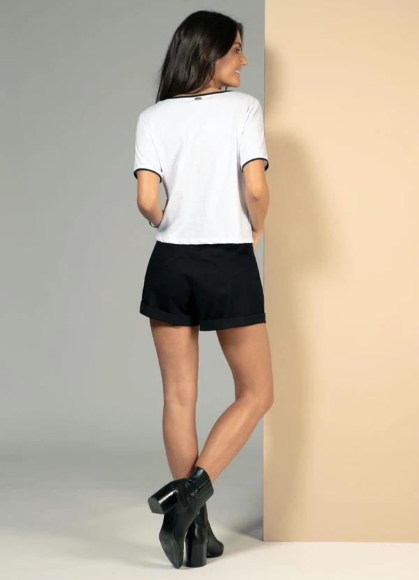 Quintess - Short Preto em Sarja com Bolsos e Cinto 7