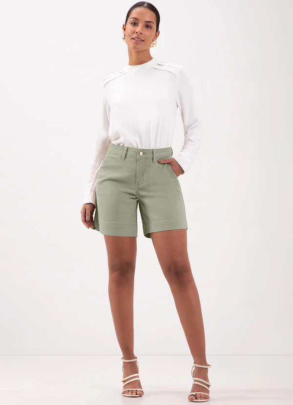 Lunender - Shorts Boyfriend de Cintura Média em Sarja Verde 3