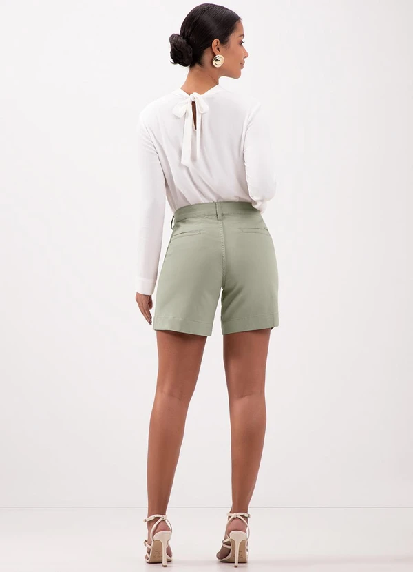 Lunender - Shorts Boyfriend de Cintura Média em Sarja Verde 4