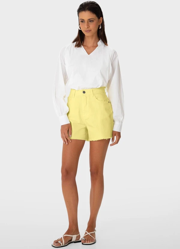 Enfim - Shorts Mom em Sarja Amarelo Manteiga 2