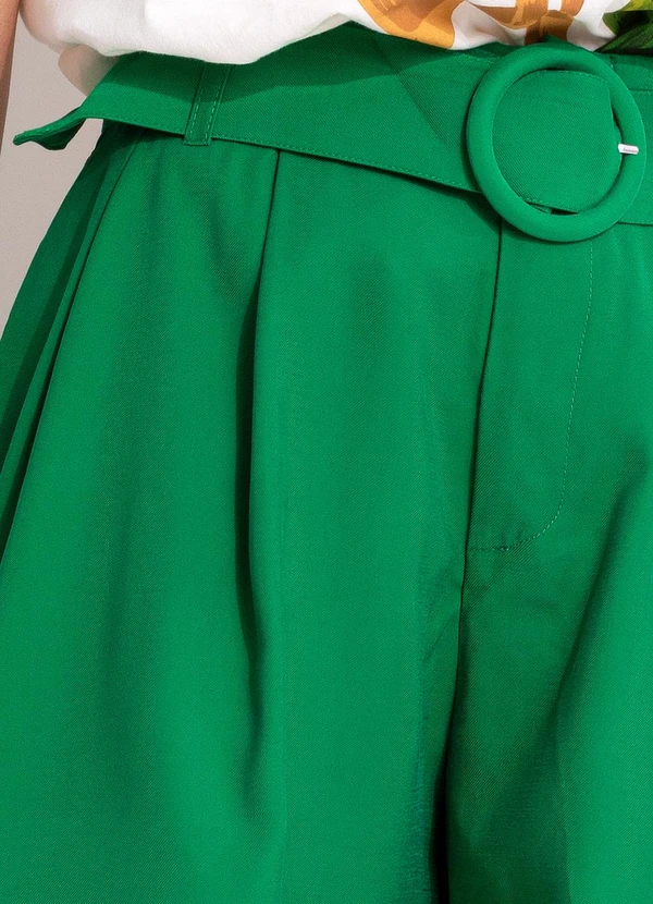 Farm - Short Alfaiataria com Pregas em Viscose Verde 12