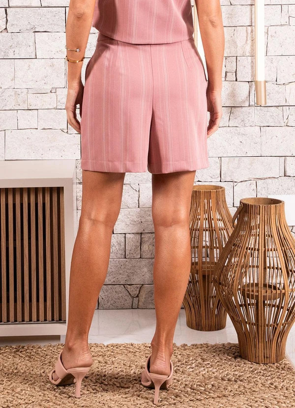 Quintess - Short Rosa em Alfaiataria Risca de Giz 2