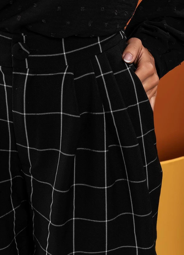 Quintess - Short Xadrez Grid em Tecido de Alfaiataria 12